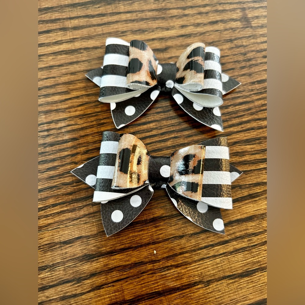 SOLD•Shoe Clips